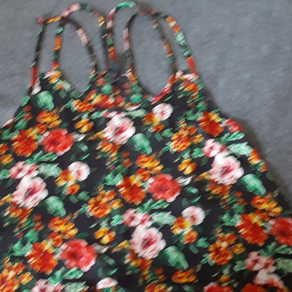 Floral double strap cropped tank